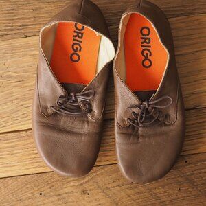 Origo used derby camel shoes size 8
